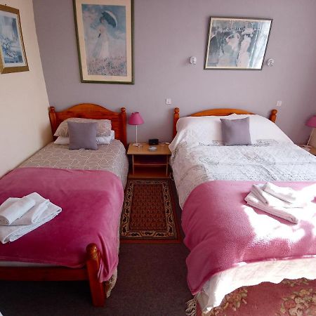 Lenard Charles Bed & Breakfast Juvigny-Val-d'Andaine ภายนอก รูปภาพ