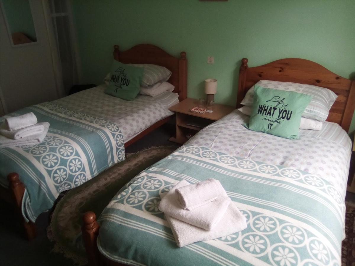 Lenard Charles Bed & Breakfast Juvigny-Val-d'Andaine ภายนอก รูปภาพ