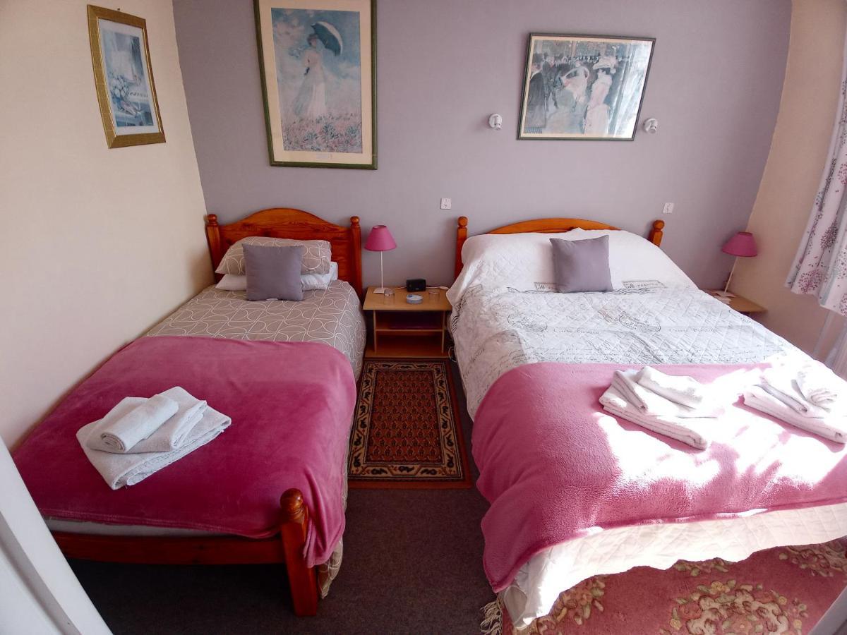 Lenard Charles Bed & Breakfast Juvigny-Val-d'Andaine ภายนอก รูปภาพ
