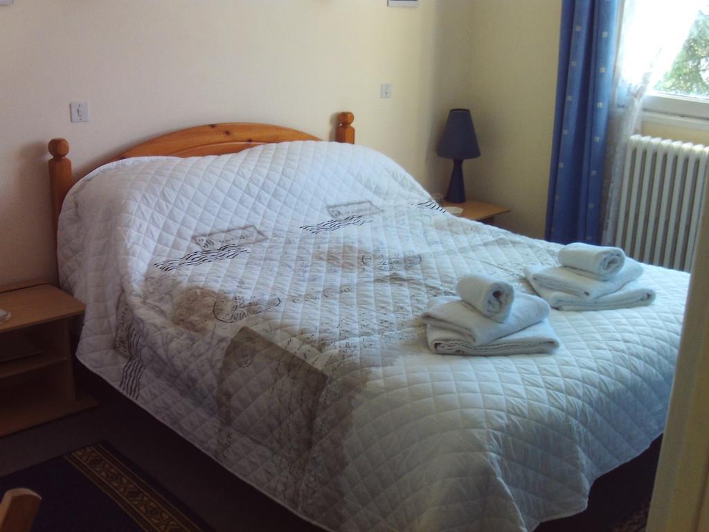 Lenard Charles Bed & Breakfast Juvigny-Val-d'Andaine ภายนอก รูปภาพ